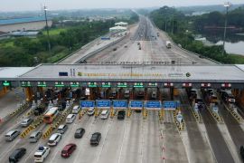 Lalu lintas ramai lancar, sistem satu arah di GT Cikatama 1 disetop