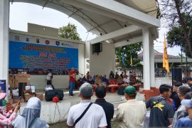 Terlahir Dari Kesederhanaan, Wali Kota Molen Merasakan Apa Yang Buruh Rasakan Kala Bersamai Hari Buruh Internasional