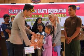 Tak ada demo, seratusan buruh justru silaturahmi dengan Polres Rohil