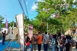 Massa tuntut kesejahteraan pekerja pada aksi May Day