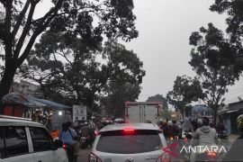 Jalur Puncak Cianjur masih ramai lancar dilalui pemudik tujuan Jabodetabek