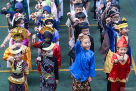 Lindungi anak dari kekerasan, orang tua perlu melek digital parenting