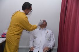Kejati Aceh tes usap pegawai cegah COVID-19
