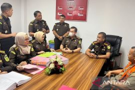 Penyidik Kejati Kaltim serah terima berkas perkara koruptor PT MMPKT ke JPU