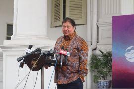 Airlangga isyaratkan Partai Golkar fokus bangun koalisi besar