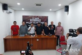 Pena 98 gelar pameran foto dan diskusi peringati 25 tahun reformasi