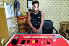 Tangkap pengedar, Satnarkoba Polres Lombok Timur amankan 13 poket sabu