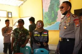 Polda Sulbar memberikan pelayanan kesehatan warga di wilayah terpencil