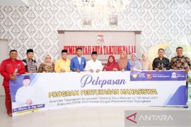 Dua mahasiswa warga Tanjung Balai dilepas ke Malaysia