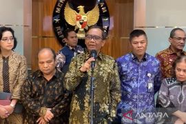 Kemarin, komitmen Satgas TPPU hingga paspor elektronik polikarbonat