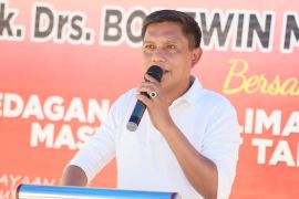 Pemkot Ambon kaji perbaikan lapak pedagang di pasar Wayame