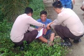 Sopir truk korban perampokan ditemukan terikat di tepi jalan