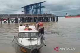 Basarnas Samarinda temukan mayat diduga bunuh diri di Jembatan Mahkota II