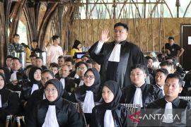 DPC Peradi Padang angkat 69 advokat baru