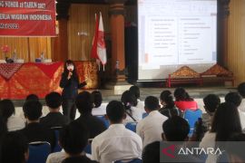 Disnaker Buleleng dan BPPPMI sosialisasikan perlindungan pekerja migran