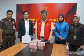 Direktur PT AMG mengembalikan kerugian kasus tambang pasir besi senilai Rp800 juta