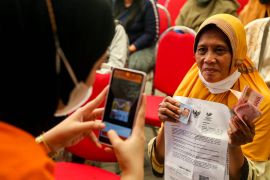 Cak Eri protes penyaluran BLT dilakukan hingga malam hari