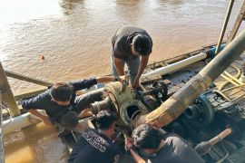 Polres Sarolangun razia penambangan emas ilegal, sita enam kapal
