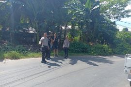 Seorang PNS pengemudi minibus asal Pujut Lombok Tengah tabrak pejalan kaki