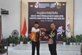 KPU Jember terima berkas pendaftaran bakal caleg DPRD Partai Hanura