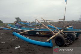 Nelayan Cilacap bersiap panen ikan