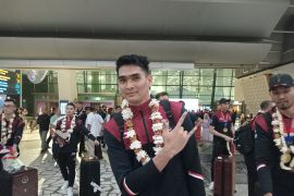 Rivan ajak para pemain voli untuk mencoba bermain di luar negeri