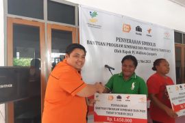 Kantor Pos Jayapura target penyaluran bansos 50 persen per hari