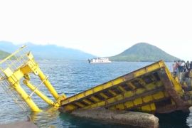 ASDP sebut kerugian ambruknya dermaga feri capai puluhan miliar rupiah