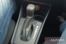 Arti dari huruf B pada tuas transmisi Daihatsu New Ayla