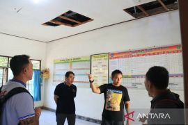 Wakil Bupati Jembrana janji perbaiki sekolah rusak