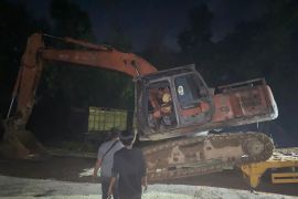 Tak kantongi izin, dua penambang tanah di Pekanbaru diringkus polisi