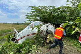 KNKT membawa kotak hitam Hawker 900 untuk investigasi