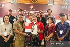 KPU Bali terima pendaftaran sembilan parpol dan 18 calon DPD RI