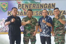 ANTARA-Pendam II Sriwijaya sinergi angkat kegiatan TNI di pelosok