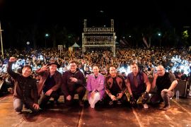 Padi Reborn dan Raisa meriahkan HUT Kabupaten Kediri