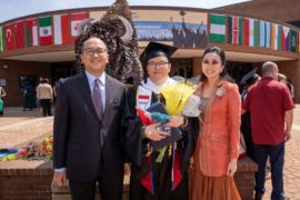 Dubes Rosan hadiri wisuda mahasiswa Tunarunggu Indonesia di Universitas Gallaudet