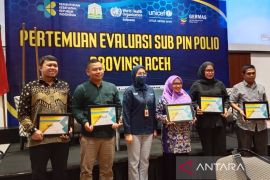 Pemkot Sabang diberi penghargaan daerah tertinggi capaian Sub PIN polio dari Kemenkes