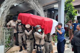 Jenazah PNS korban kebakaran kapal di Wondama diberangkatkan ke Ransiki