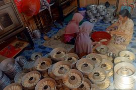 Terinspirasi dari makanan khas daerah, nasabah UMKM BRK Syariah Tembilahan kembangkan bisnis usaha roti gembung