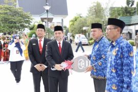 Ratusan sekolah mendapat bantuan kendaraan operasional