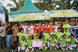 Plt Bupati Palas hadiri penutupan turnament sepak bola Bintang Putra CUP 1
