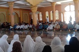 Lepas 159 calon haji, ini pesan Bupati Aceh Selatan