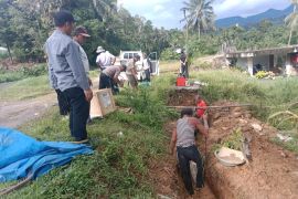 PDAM Agam distribusikan air ke masjid dampak gangguan jaringan (Video)