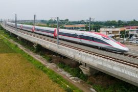 Listrik kereta api cepat Jakarta - Bandung mulai disalurkan