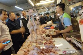 Stok ayam surplus meski jadi penyumbang terbesar inflasi di Kota Bandung