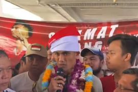 Ratusan warga Batam menyambut kedatangan Ramadhan Sananta