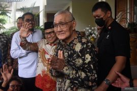 Try Sutrisno ingatkan tugas Wakil Presiden untuk bantu Presiden