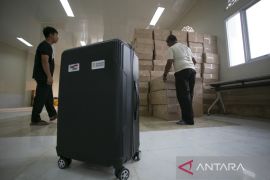 Distribusi koper jemaah calon haji