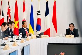 Presiden Jokowi serukan revolusi hentikan perang