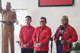 PDIP ibaratkan Gibran seperti gula yang diserbu semut